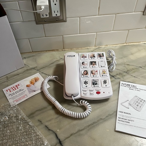 📲Programmable Picture Phone with One Touch Dialing- - Picture 1 of 5